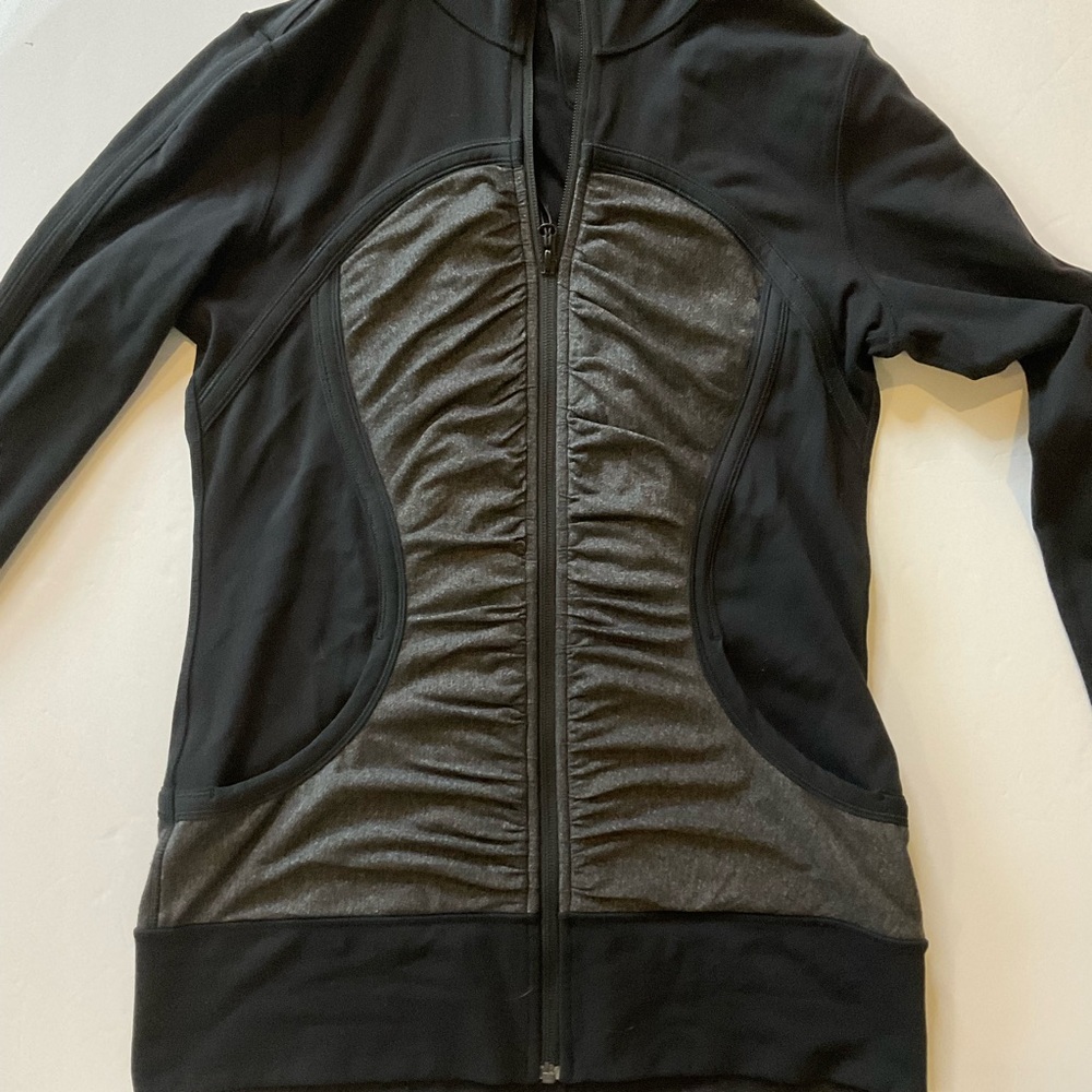 Lululemon Pure Balance Jacket
Black ruching black grey heathered - Picture 12 of 15